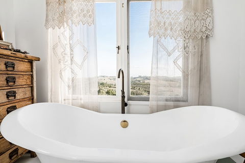 Your Luxury Escape - Bisque House - Accommodation Fremantle 6