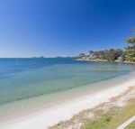 Sunrise Waters 2 / 63 Soldiers Point Road stunning waterfront property - Accommodation Fremantle