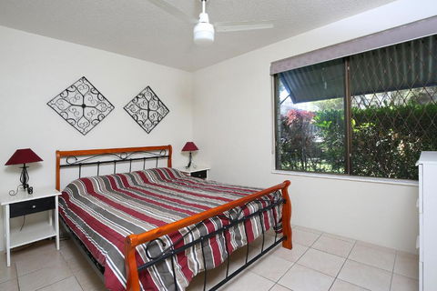 Levuka Unit 4 14 Moreton Pde. Kings Beach - Accommodation Fremantle 3