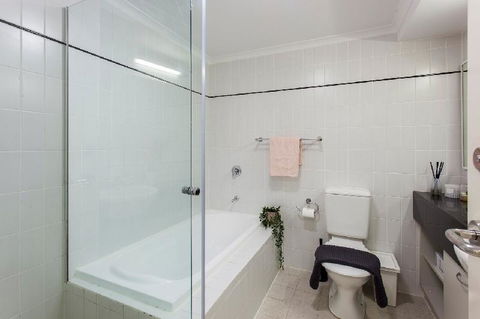 A Comfy 2BR Home Top Location FREE Parking - Accommodation Fremantle 5