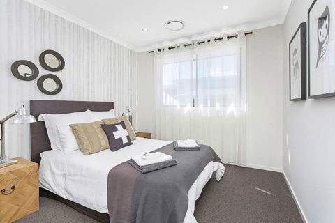 Luxury Brand New Home - Accommodation Fremantle 5