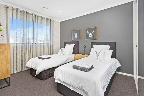 Luxury Brand New Home - Accommodation Fremantle 6