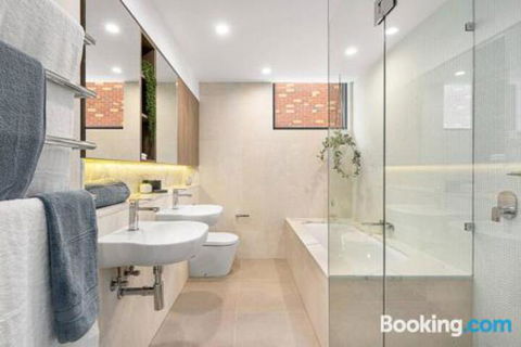 Luxe 101 At Martha Cove Waterfront Luxury On The Marina Walk To Beach - Accommodation Fremantle 3