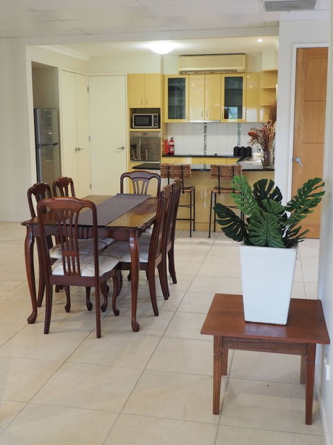Master Suite With Private Entrance - Accommodation Fremantle 2