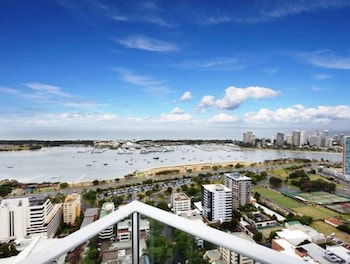 Panoramic Views At Sub Penthouse Apt - Accommodation Fremantle 5