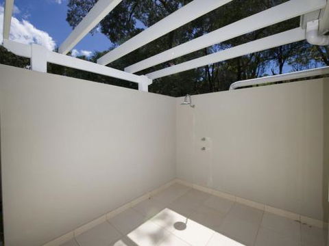 Echo Beach House 16 Reflections Dr Luxurious House With Magnificent Pool & Ducted Air - Accommodation Fremantle 2
