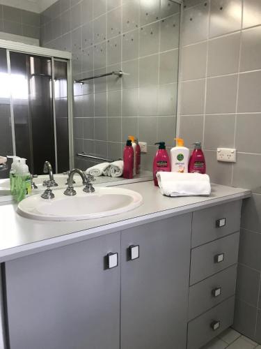 Townsville Wistaria Spacious Home - Accommodation Fremantle 2