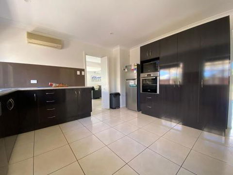 Townsville Wistaria Spacious Home - Accommodation Fremantle 1