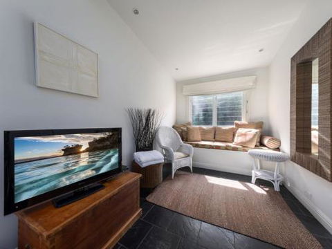 THE BEACH HOUSE Gerroa 4pm Check Out Sundays - Accommodation Fremantle 2