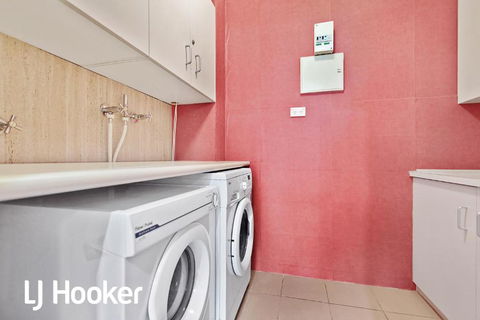 Amazing Waterfront Location Pool Beach Water Views Tropical Gardens - Accommodation Fremantle 6