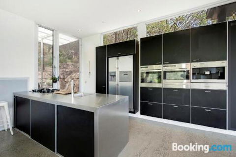 Above It All - Accommodation Fremantle 3