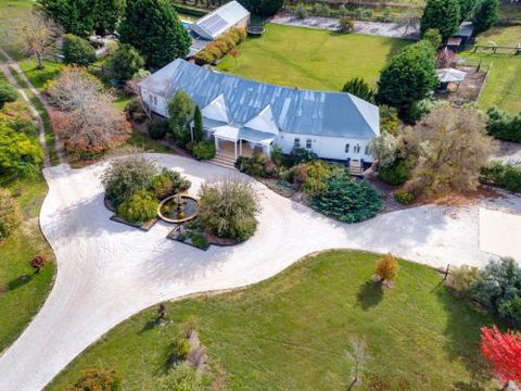 Wembley House Southern Highlands With 4pm Check Out Sunday - Accommodation Fremantle 1