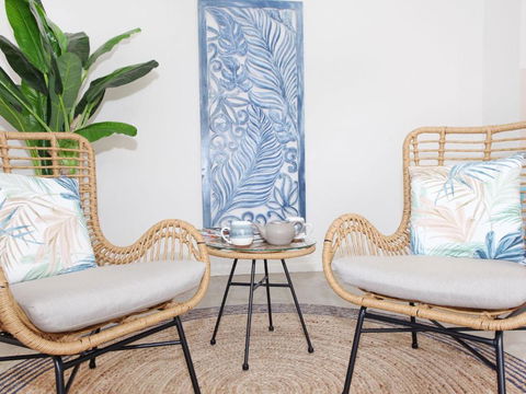 April 19 4 Bedroom Home On Canal With Pool Pontoon Aircon & WiFi! - Accommodation Fremantle 1