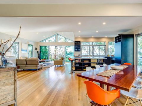 Aqua Pure At Hyams Beach 4pm Check Out Sundays - Accommodation Fremantle 2