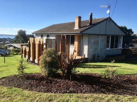 Hamlet House - Accommodation Fremantle 0