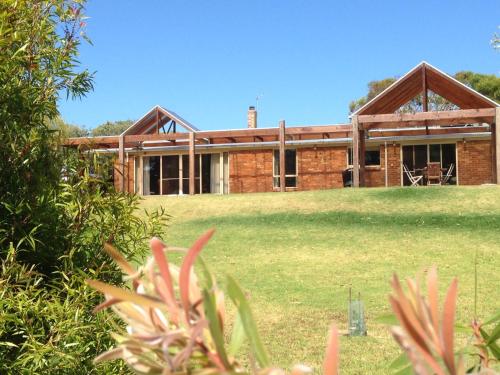 Almonds ACT Accommodation Fremantle