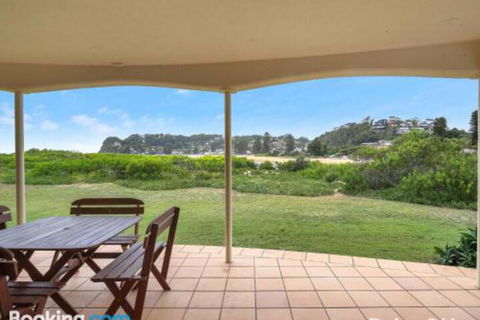 Beachfront Delight 14b Bareena Avenue - Accommodation Fremantle 6