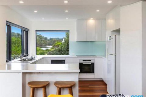 Beachfront Delight 14b Bareena Avenue - Accommodation Fremantle 4