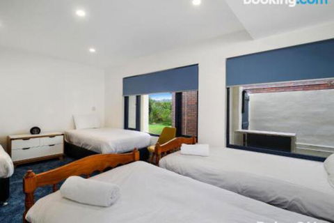 Beachfront Delight 14b Bareena Avenue - Accommodation Fremantle 5