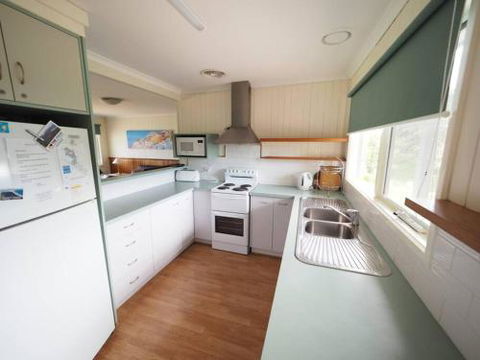 27 Beach Parade Sandy Point - Accommodation Fremantle 6