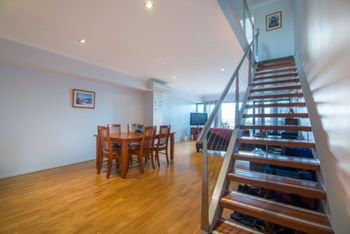 Spacious Apartment With Sea Views - Accommodation Fremantle 5