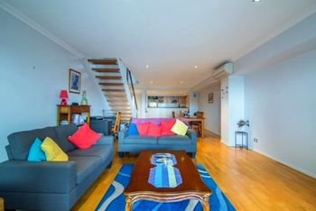 Spacious Apartment With Sea Views - Accommodation Fremantle 4