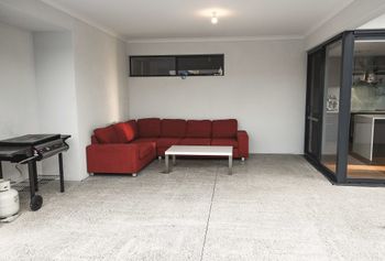 South Beach Pool Home - Accommodation Fremantle 4
