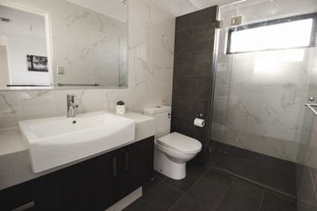 South Beach Pool Home - Accommodation Fremantle 5