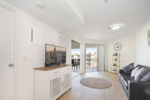 Alex Beach Resort 412 - Accommodation Fremantle 1