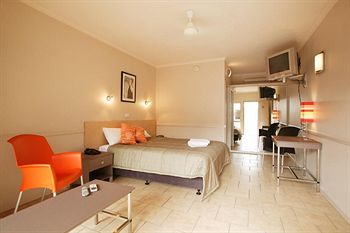 Discovery Cairns - Accommodation Fremantle 2