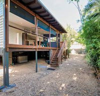 Modern 3 Bedroom Treehouse - Accommodation Fremantle