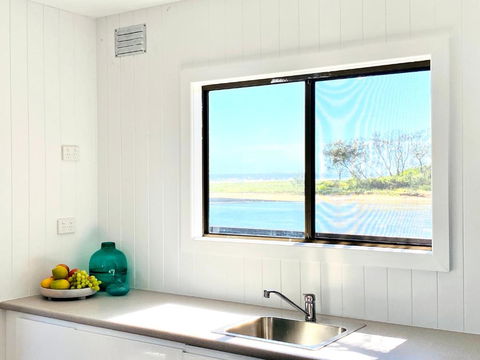 The Beach Arrawarra - Accommodation Fremantle 2