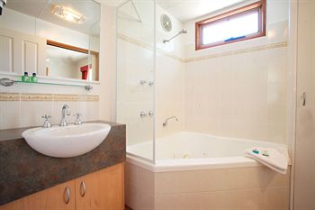 Yarraby Holiday Park - Accommodation Fremantle 1