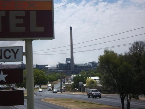Spinifex Motel & Serviced Apartments - Accommodation Fremantle 0