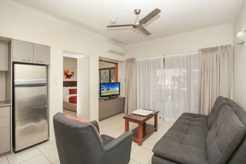 Centrally Located Apartment 1020 - Accommodation Fremantle 4