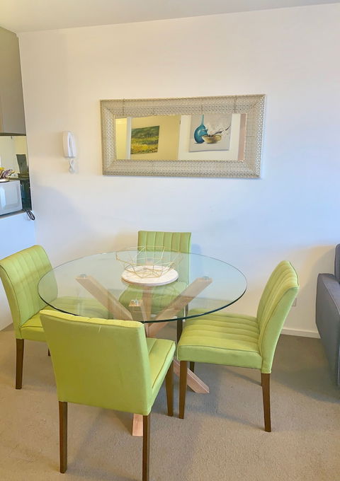 Luxury Apartment With View - Accommodation Fremantle 3