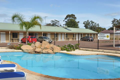 Pinjarra Resort - Accommodation Fremantle 2