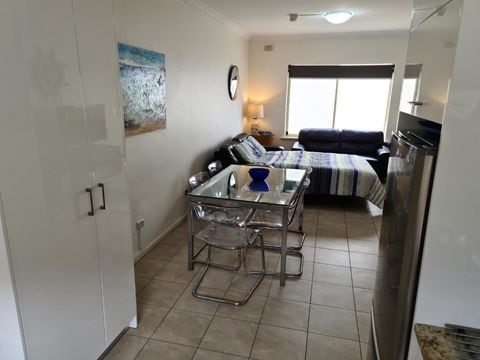 Acaill Accommodation Esplanade Living Self Check-In Self Check-Out - Accommodation Fremantle 3