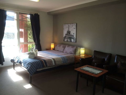 Box Hill Studios 4 At Canterbury Gardens - Accommodation Fremantle 4