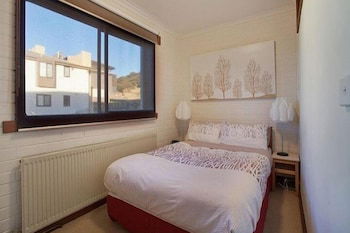 Lawlers 20 - Accommodation Fremantle 5