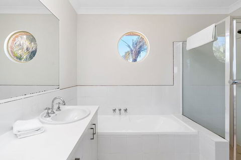Bayside Court Apartments - Accommodation Fremantle 7