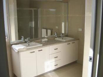 Harbour Views - Accommodation Fremantle 1