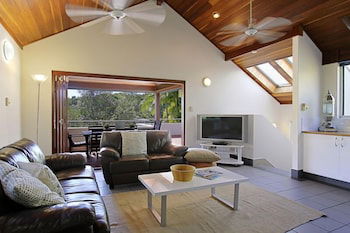 A PERFECT STAY - Clarkes Beach Villa - Accommodation Fremantle 0