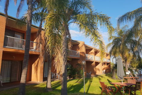Crystal Fountain Motel Albury - Accommodation Fremantle 1