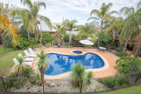 Crystal Fountain Motel Albury - Accommodation Fremantle 3