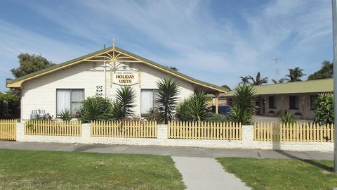 Lakes Entrance Holiday Units - Accommodation Fremantle 0