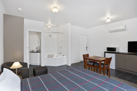 A1 Motels Port Fairy Motel And Apartments - Accommodation Fremantle 7