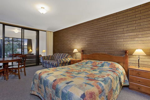 A1 Motels Port Fairy Motel And Apartments - Accommodation Fremantle 3