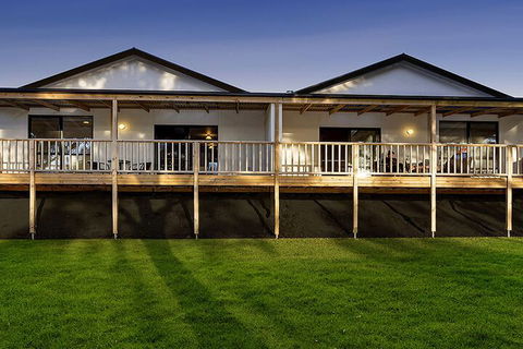 A1 Motels Port Fairy Motel And Apartments - Accommodation Fremantle 2