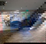 Lake Haven Motor Inn  Palms Restaurant